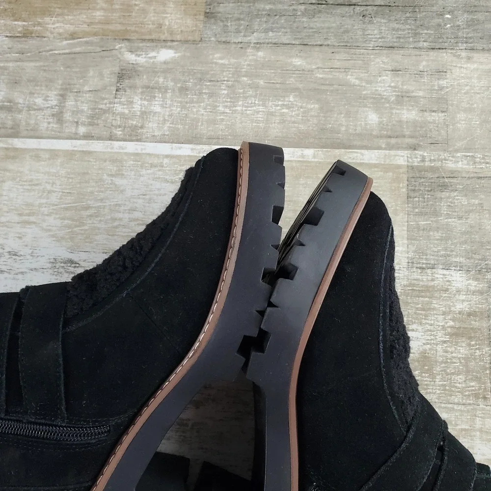 Vince‎ Camuto Destonny Cozy Womens Booties Sz 7 M Black Suede Buckle Block Heel